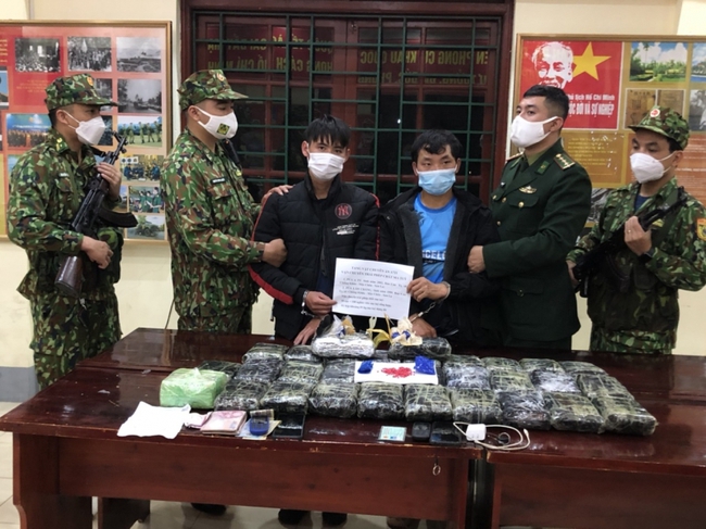 Lào Cai: Thêm 2 đối tượng vận chuyển 180.000 viên ma túy tổng hợp bị bắt giữ - Ảnh 1.