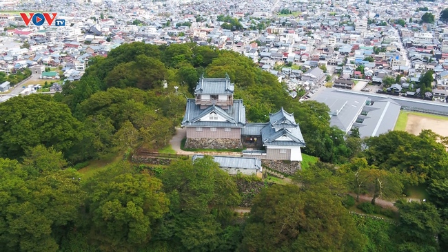 Những Nét Đẹp Vùng Kansai Nhật Bản: Lâu đài trên không Echizen Ono - Ảnh 2.