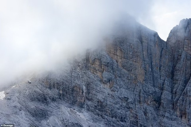 Nơi ẩn náu đáng kinh ngạc trên dãy núi Dolomite  - Ảnh 6.