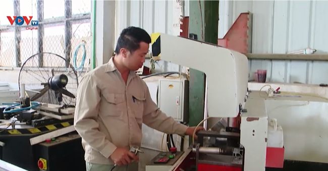 Hà Nội đã chi 500 tỷ đồng cho gần 10.000 lao động vay vốn phục hồi sản xuất - Ảnh 1.