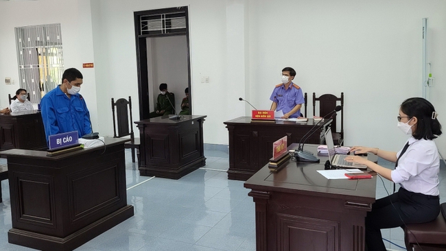 Đà Nẵng: Nam thanh niên lĩnh 9 tháng tù vì cầm xẻng đánh đuổi Phó Chủ tịch phường - Ảnh 1.