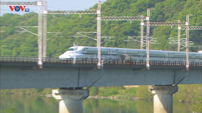 Những Nét Đẹp Vùng Kansai Nhật Bản: Những đoàn tàu Shinkansen - Ảnh 1.
