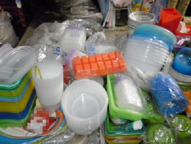 TP.HCM tuyên truyền cho người dân về mối nguy hại từ đồ nhựa dùng một lần - Ảnh 2.