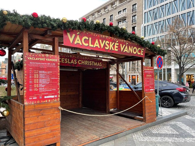 Ảm đạm các chợ Giáng sinh ở Praha - Ảnh 6.