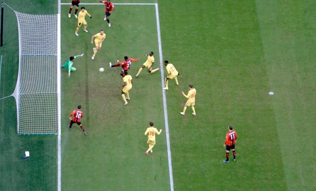 Kết quả Milan 1-2 Liverpool: Chia tay Rossoneri - Ảnh 1.