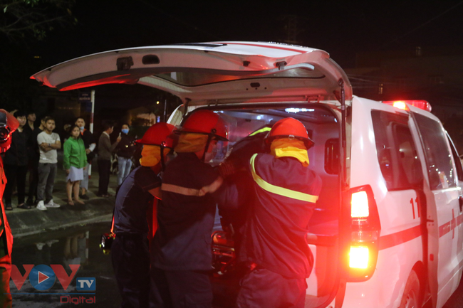 Sáng mùng 4 Tết, cháy nhà dân ở Quảng Nam, 6 người được cứu an toàn - Ảnh 3.