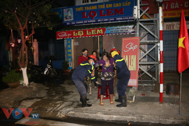 Sáng mùng 4 Tết, cháy nhà dân ở Quảng Nam, 6 người được cứu an toàn - Ảnh 9.