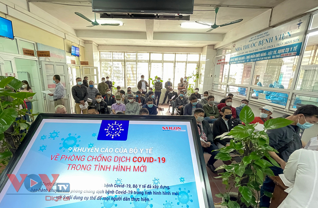 Quảng Ninh triển khai dịch vụ xét nghiệm SARS-CoV-2 theo yêu cầu cho người dân - Ảnh 8.