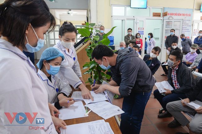 Quảng Ninh triển khai dịch vụ xét nghiệm SARS-CoV-2 theo yêu cầu cho người dân - Ảnh 10.
