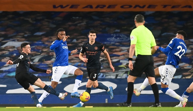 Kết quả Everton 1-3 Man City: Man xanh bỏ xa MU 10 điểm - Ảnh 1.