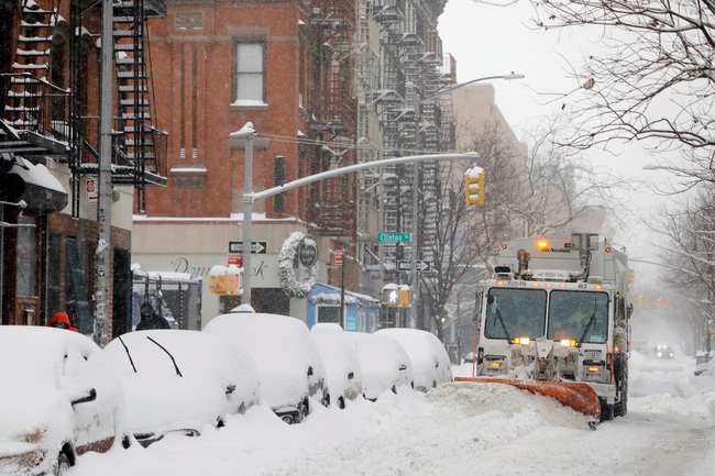 Muôn vẻ người dân Mỹ trong cơn bão tuyết cực mạnh đầu tháng 2 - Ảnh 20.