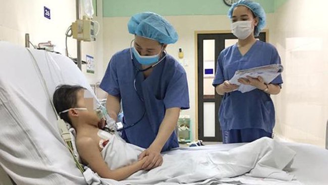 Bệnh viện Việt Đức xác lập kỷ lục mới: Bệnh nhi nhỏ tuổi nhất được ghép tim thành công - Ảnh 2.