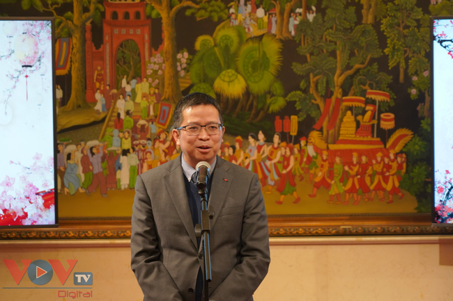 Đại sứ quán Việt Nam tại Bắc Kinh tổ chức đón Tết cho người Việt xa quê - Ảnh 1.