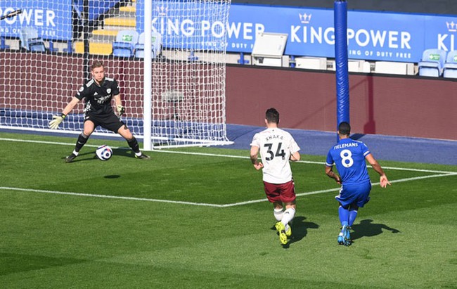 Kết quả Leicester 1-3 Arsenal: Willian tỏa sáng, Arsenal ngược dòng hạ đẹp Leicester - Ảnh 1.