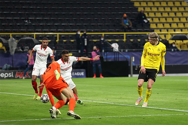 Dortmund 2-2 Sevilla: Người hùng Haaland đưa Dortmund vào tứ kết - Ảnh 1.