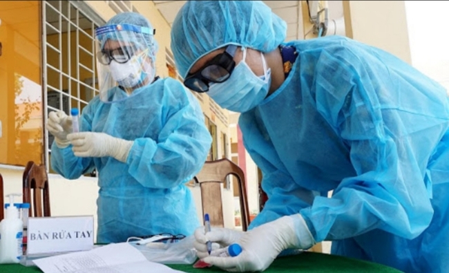 Hà Nội sẽ xét nghiệm SARS-CoV-2 cho gần 4.000 người thuộc nhóm nguy cơ cao - Ảnh 1.
