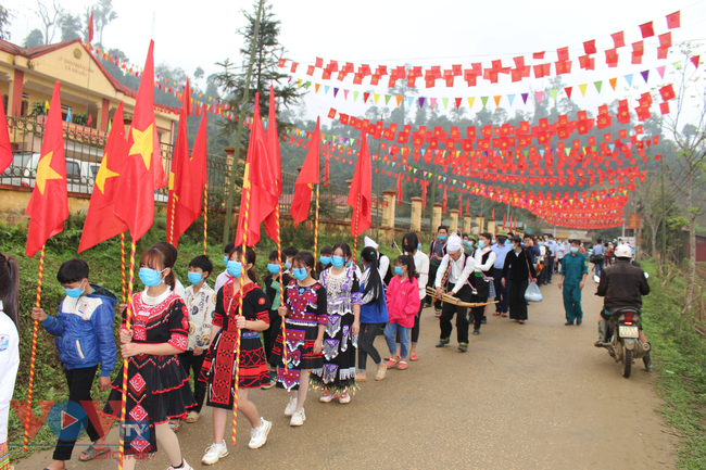 Yên Bái: Lễ hội Tết rừng của đồng bào người Mông Nà Hẩu - Văn Yên - Ảnh 2.