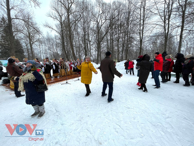 Lễ hội văn hóa dân gian mang mùa xuân đến cho người dân Nga - Ảnh 2.