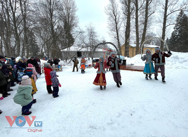 Lễ hội văn hóa dân gian mang mùa xuân đến cho người dân Nga - Ảnh 3.