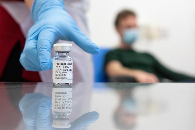 Pháp tạm dừng sử dụng vaccine AstraZeneca - Ảnh 1.