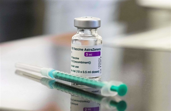 Đức nối lại tiêm chủng vaccine AstraZeneca - Ảnh 1.