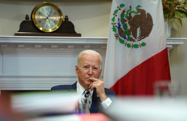 Tổng thống Mỹ Joe Biden nhận được tín nhiệm cao - Ảnh 1.