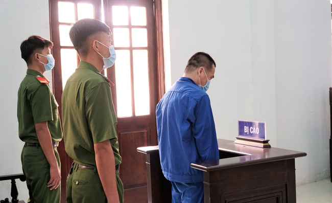Tây Ninh: Thầy giáo dâm ô với 4 nam sinh nhận 7 năm tù giam - Ảnh 2.
