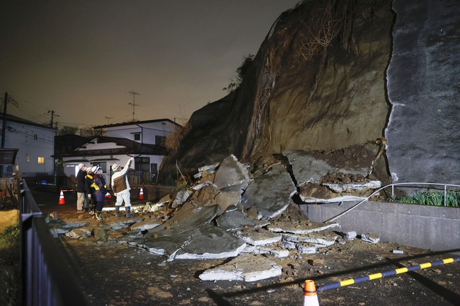 Nhật Bản: Cảnh báo có thêm dư chấn động đất - Ảnh 1.
