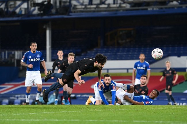 Kết quả Everton 0-2 Man City: Man xanh nhọc nhằn vào bán kết - Ảnh 1.