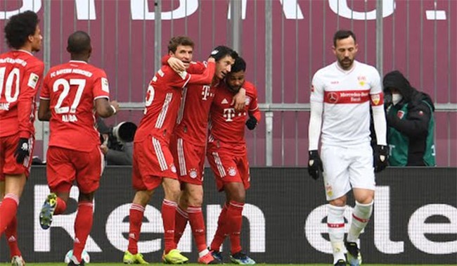 Kết quả Bayern 4-0 Stuttgart: Lewandowski 'lên đồng', Bayern gửi lời cảnh báo đến Leipzig - Ảnh 1.
