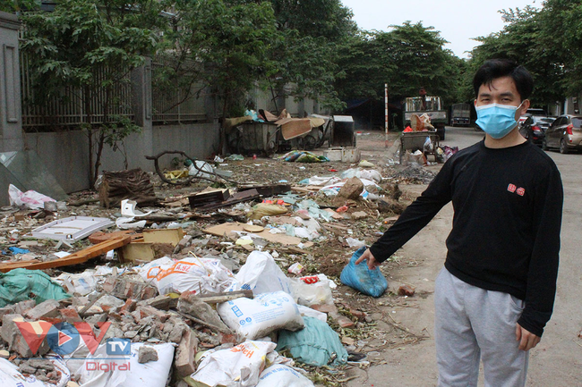 Hà Nội: Vẫn tồn tại nhiều bãi rác tự phát trong khu dân cư - Ảnh 19.