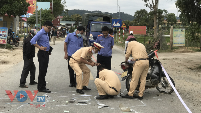 Điện Biên: Hai xe máy đối đầu trên Quốc lộ 12, khiến 3 người thương vong  - Ảnh 1.