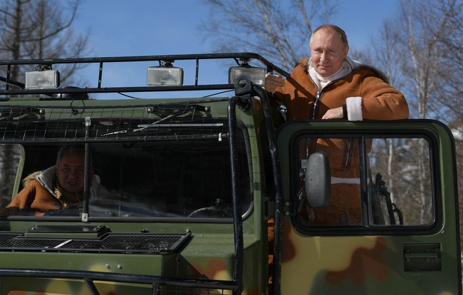 Bị ông Biden chỉ trích là 'kẻ giết người', Tổng thống Nga Putin bình thản đi nghỉ ở rừng già Taiga - Ảnh 8.