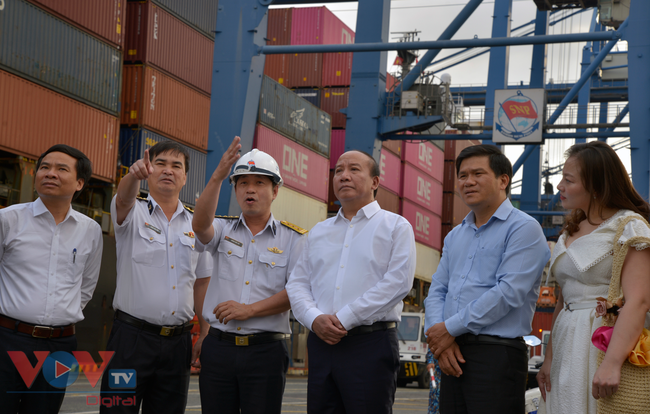Đoàn công tác Đài Tiếng nói Việt Nam làm việc với Tổng Công ty Tân Cảng Sài Gòn - Ảnh 2.