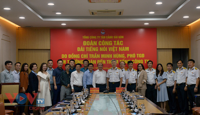 Đoàn công tác Đài Tiếng nói Việt Nam làm việc với Tổng Công ty Tân Cảng Sài Gòn - Ảnh 8.