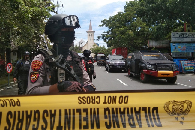 Indonesia: Đánh bom tự sát nhằm vào nhà thờ Công giáo - Ảnh 1.