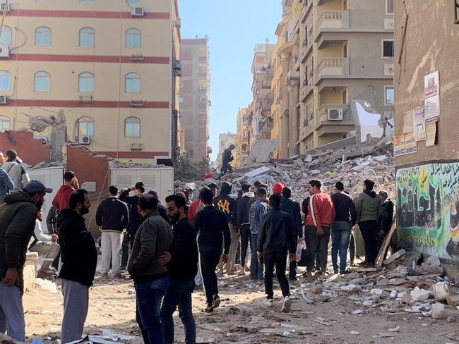 Cập nhật vụ sập nhà 10 tầng ở Ai Cập: 50 người thương vong - Ảnh 1.