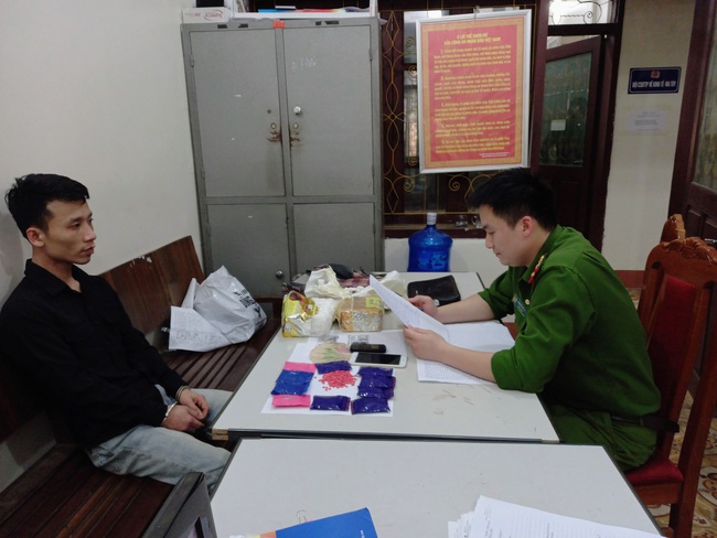 'Ngựa quen đường cũ', đối tượng ở Bắc Ninh lên Mộc Châu mua ma túy bị bắt quả tang - Ảnh 2.