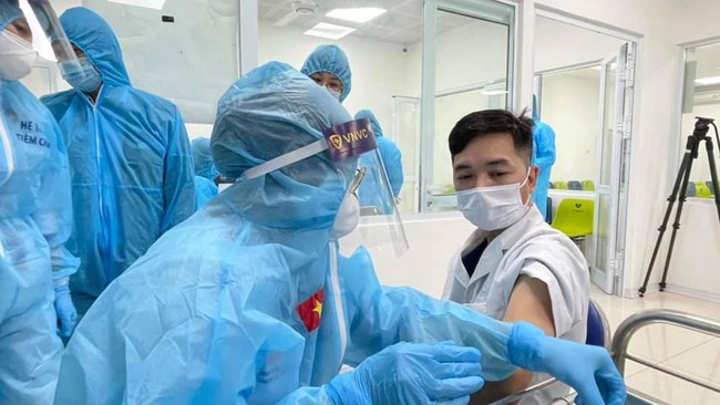Ngày mai Hà Nội tiến hành tiêm vaccine COVID-19 - Ảnh 1.