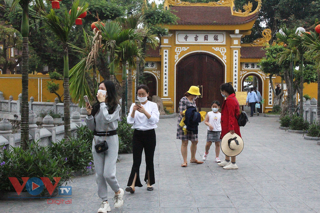 Các cơ sở tôn giáo, di tích tại Hà Nội mở cửa trở lại đón du khách - Ảnh 10.