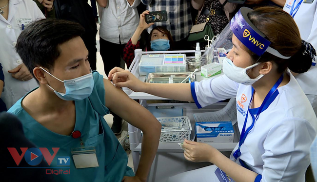 Việt Nam sắp có thêm hơn 5,6 triệu liều vaccine COVID-19 - Ảnh 1.