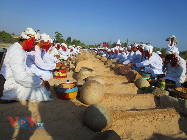 Mùa Ramưwan an lành lại đến với người Chăm Bani ở Ninh Thuận, Bình Thuận - Ảnh 1.