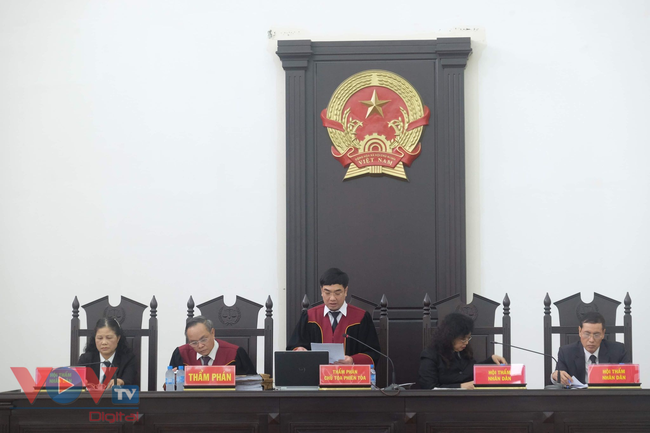 Bắt đầu phiên tòa xét xử vụ án Gang thép Thái Nguyên - Ảnh 1.