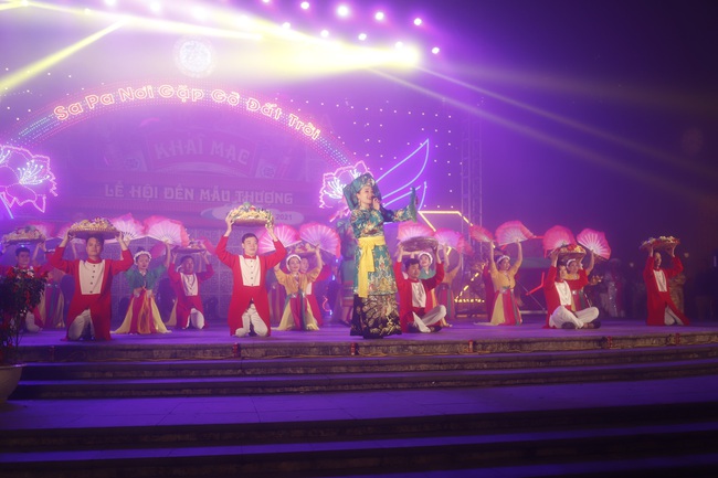 Lễ hội đền Mẫu Thượng Sa Pa mở màn du lịch hè Lào Cai - Ảnh 3.