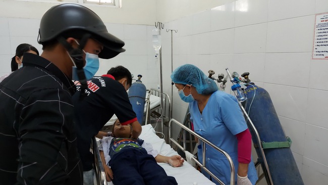 Đà Nẵng: 34 học sinh nhập viện do hít phải khí lạ từ đồ chơi - Ảnh 1.