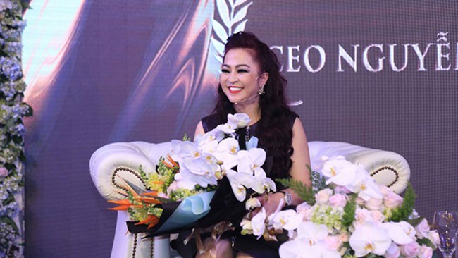 Bà Nguyễn Phương Hằng - vợ ông Dũng 'lò vôi' bị Sở TT&TT TPHCM phạt 7,5 triệu đồng  - Ảnh 1.