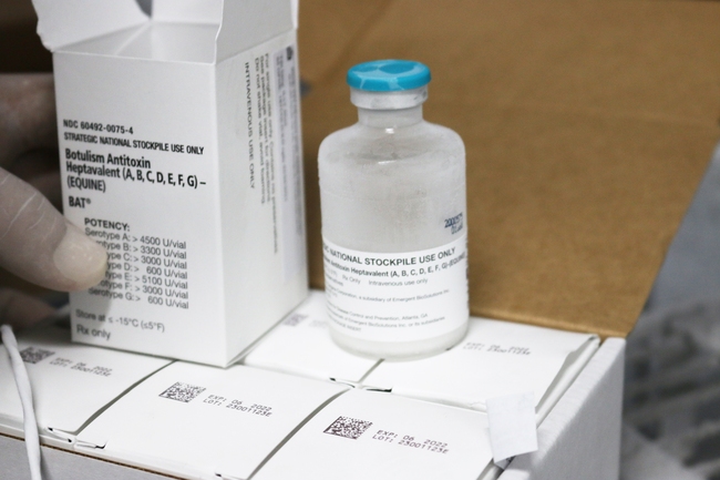 Bệnh viện Chợ Rẫy tiếp nhận thuốc giải độc Botulinum - Ảnh 2.