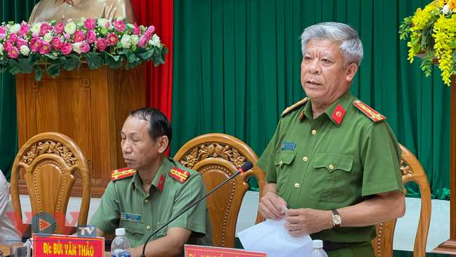Đại tá Nguyễn Văn Thời, Phó giám đốc Công an BRVT cung cấp thông tin cho báo chí.jpg