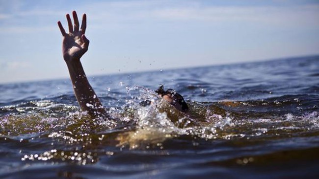 Khánh Hòa: Đi tắm biển, 4 học sinh bị đuối nước - Ảnh 1.