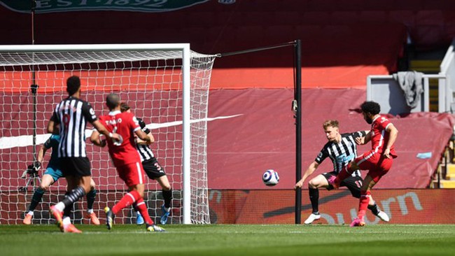 Kết quả Liverpool 1-1 Newcastle: Thua phút bù giờ, Liverpool mất cơ hội vào top 4 - Ảnh 1.